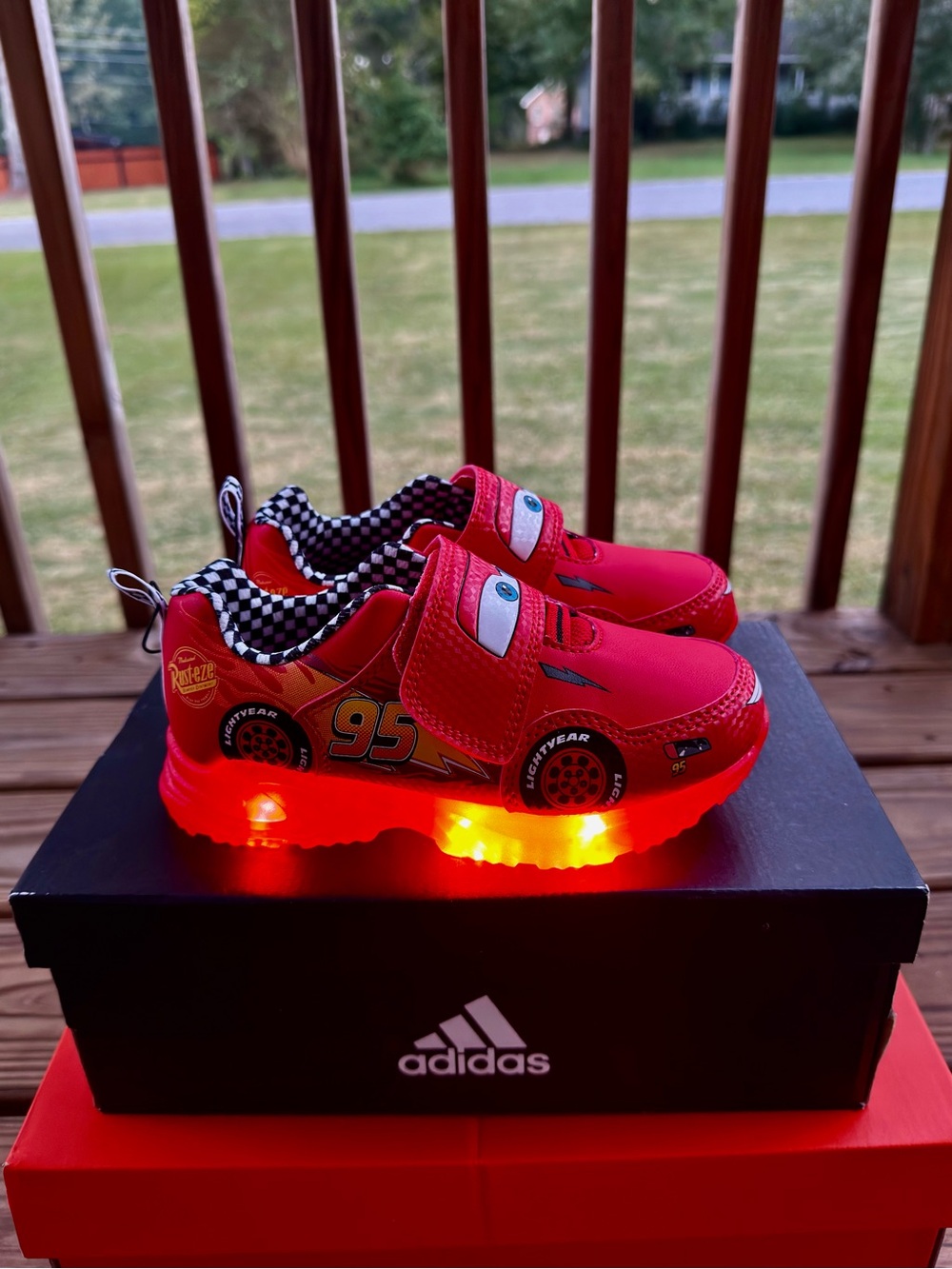 Josmo Disney Cars Lightning McQueen LED Hook & Loop Sneakers Kids 12W